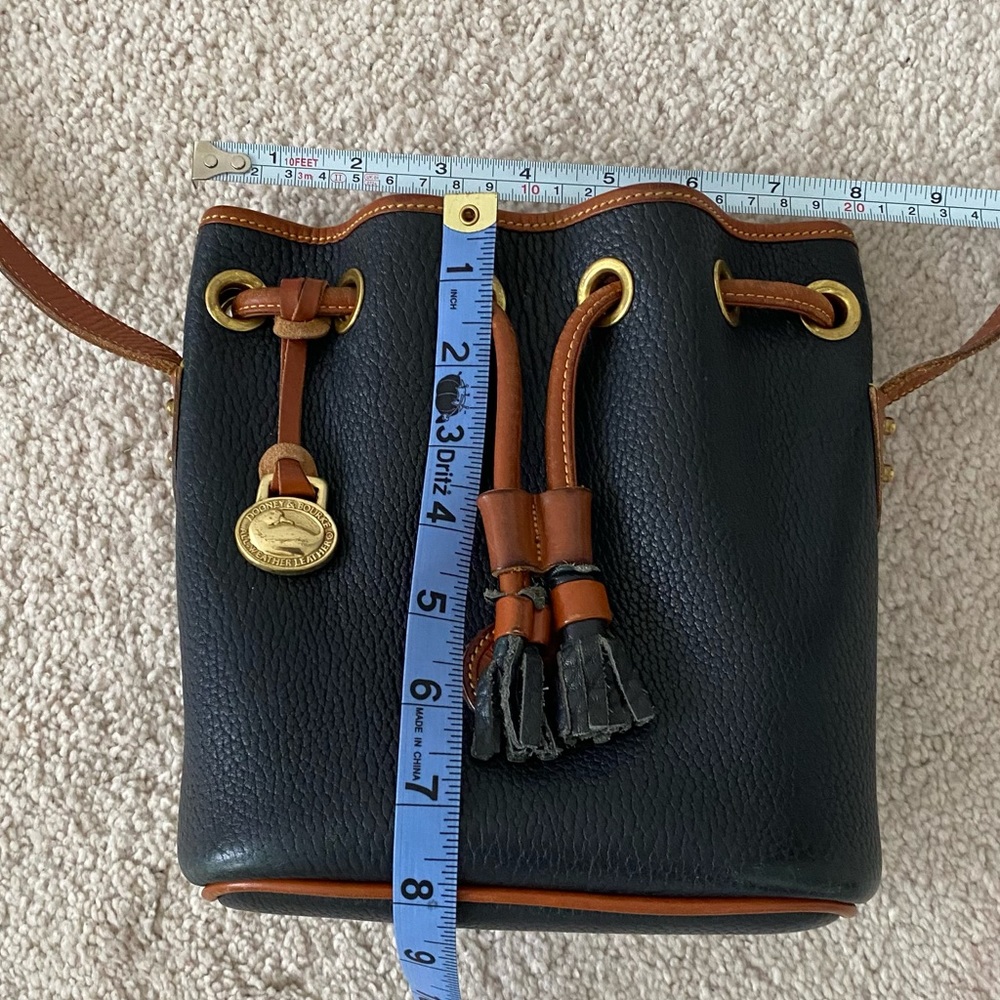 Dooney & Bourke AWL Vintage Leather Bucket Bag - Picture 7 of 8